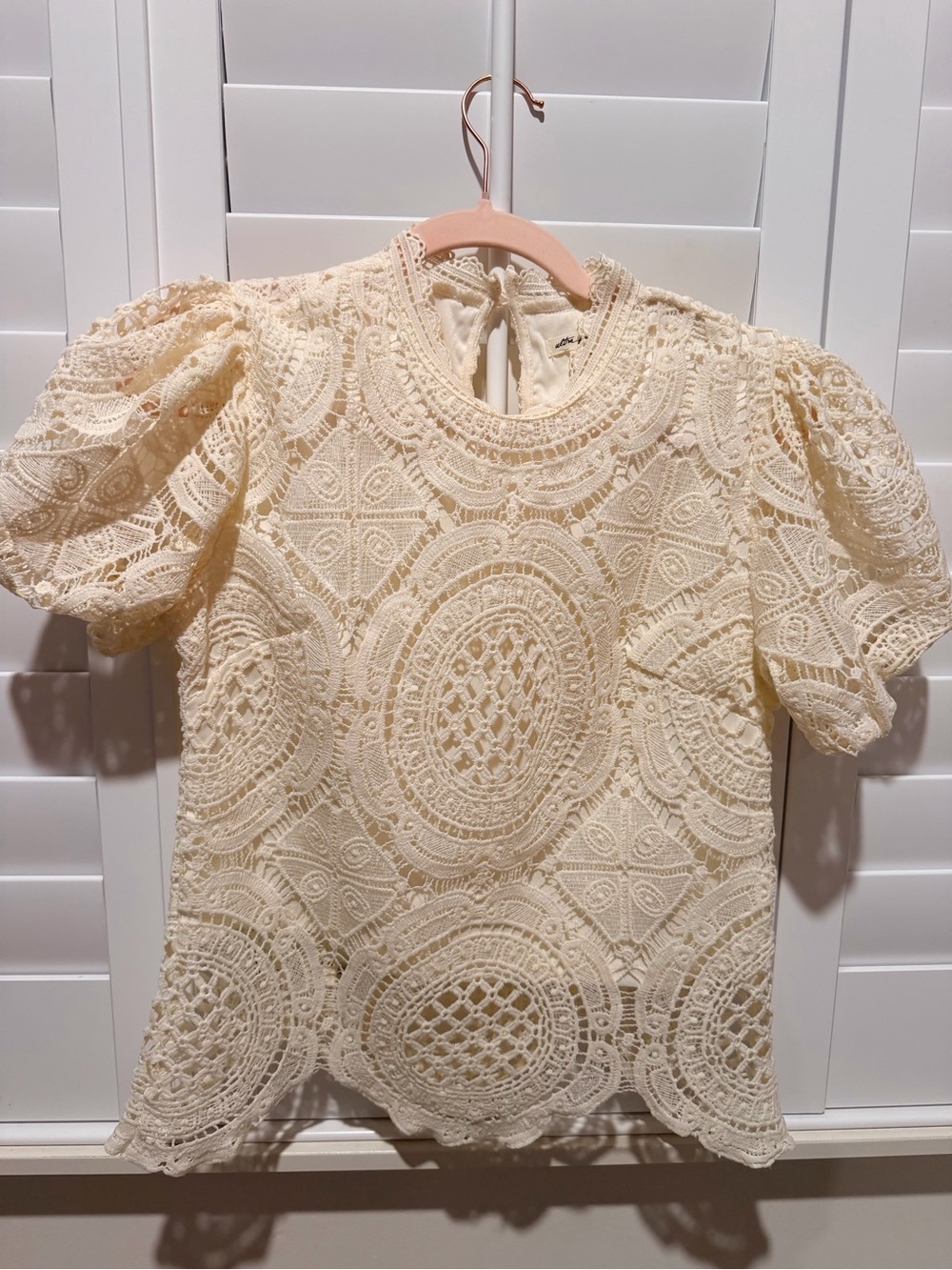 Ultra Pink Cream Crochet Lace Puff Sleeve Blouse